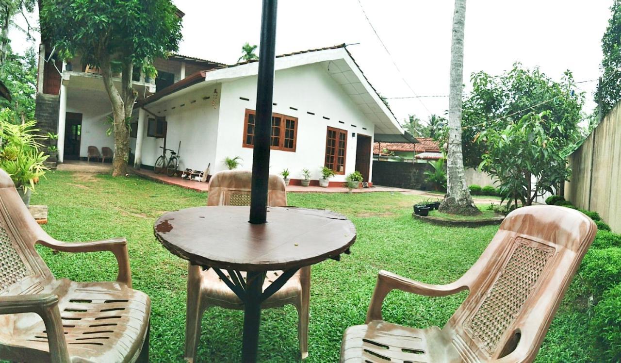 Sanithu Homestay And Villa Galle Esterno foto