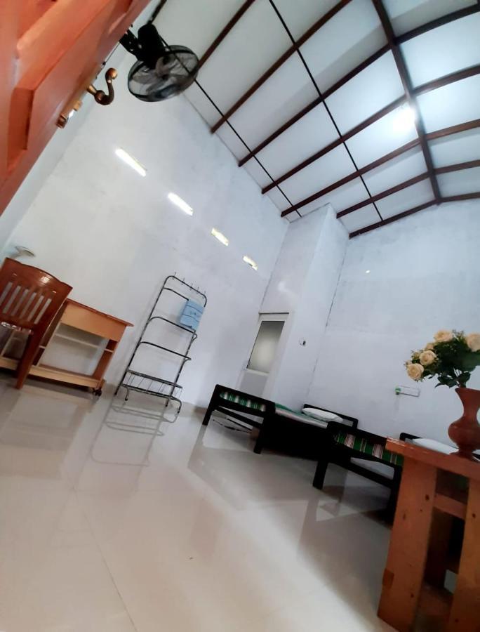 Sanithu Homestay And Villa Galle Esterno foto