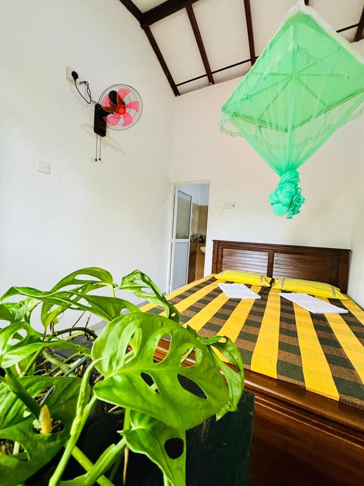Sanithu Homestay And Villa Galle Esterno foto