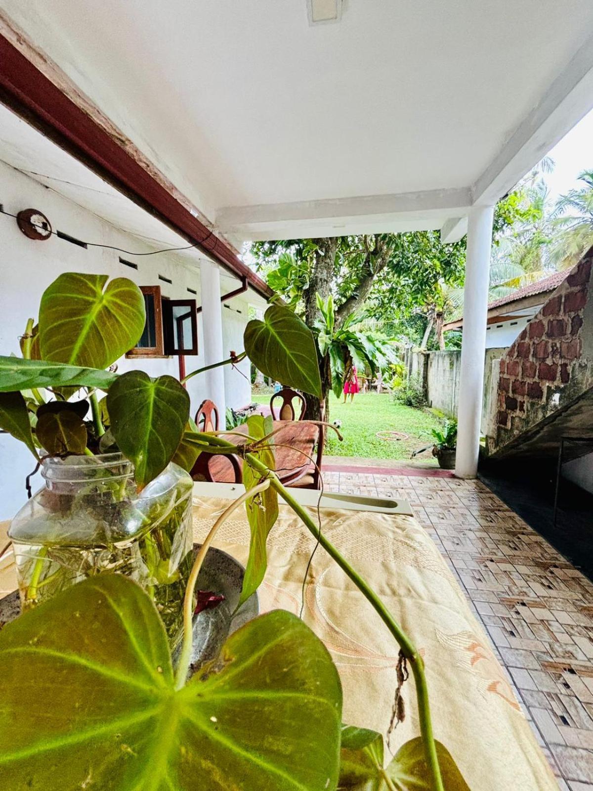 Sanithu Homestay And Villa Galle Esterno foto